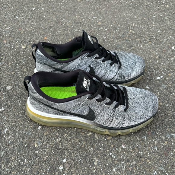 Nike Flyknit Air Max ‘Oreo’ - Picture 4 of 7